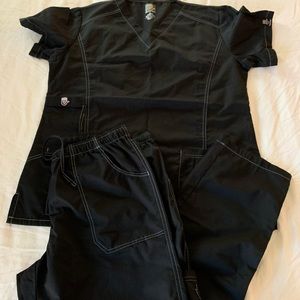 Both scrub top and bottom never used